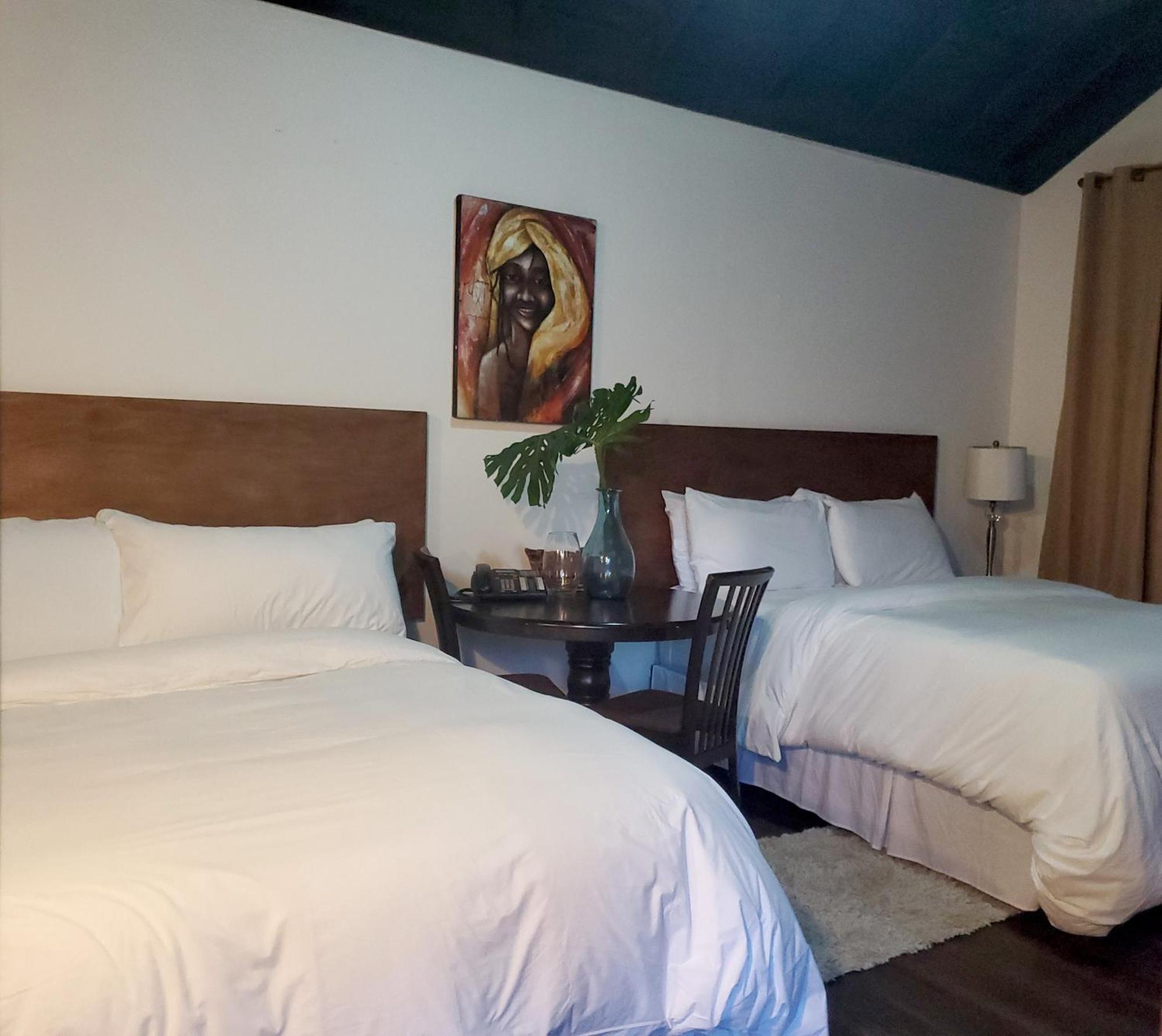 Serendipity Holistic Resort Spa Kingston Buitenkant foto