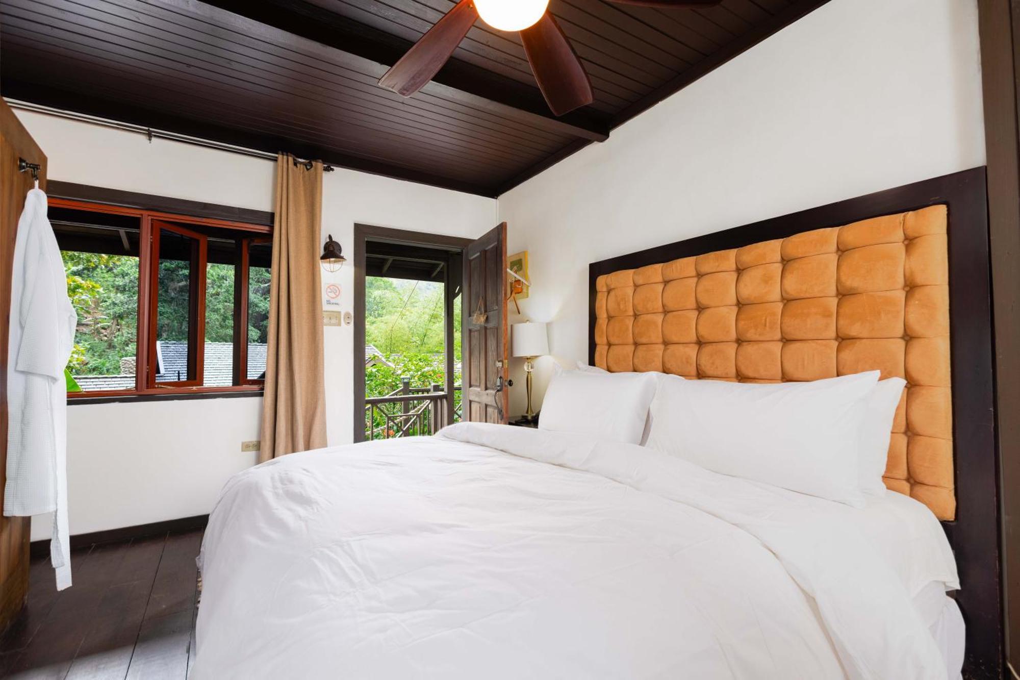 Serendipity Holistic Resort Spa Kingston Buitenkant foto