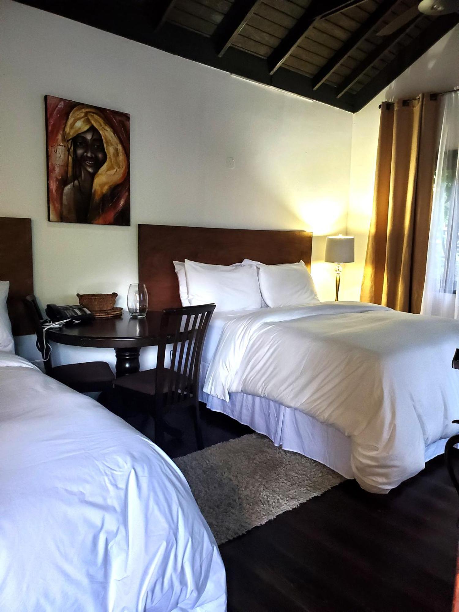 Serendipity Holistic Resort Spa Kingston Buitenkant foto