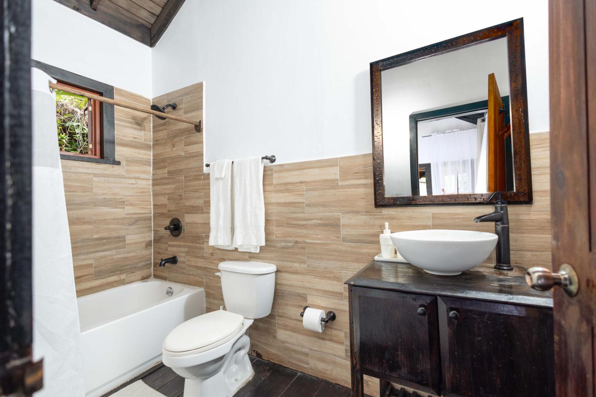 Serendipity Holistic Resort Spa Kingston Buitenkant foto